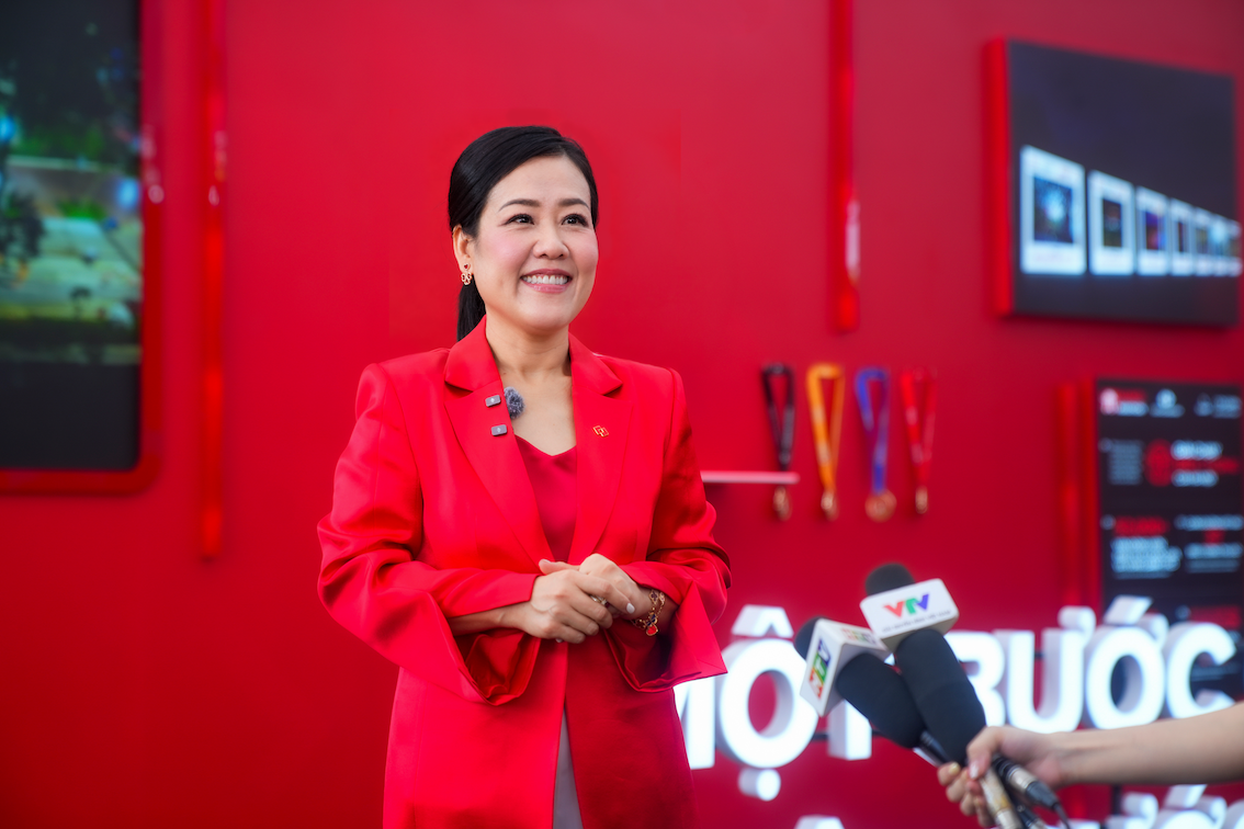 Bà Thái Minh Diễm Tú, Giám đốc khối Tiếp thị Techcombank trả lời phỏng vấn tại Sự kiện