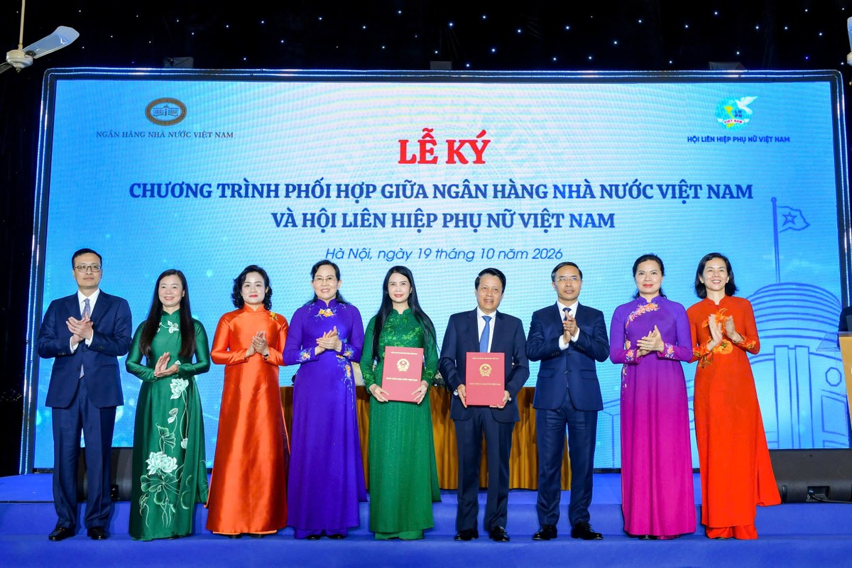 Lễ ký kết được tổ chức trực tiếp kết hợp trực tuyến từ điểm cầu trung tâm NHNN đến 33 điểm cầu tại các tỉnh, thành phố.