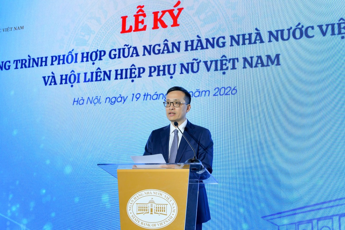 Phó Thống đốc NHNN Phạm Tiến Dũng phát động phong trào thi đua “Xây dựng Phụ nữ ngành Ngân hàng thời đại mới”.