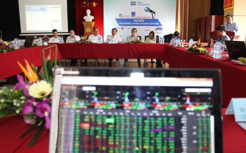 Dự cảm thị trường chứng khoán cuối năm 2015 trước biến động của tỷ giá và giá dầu ảnh 145