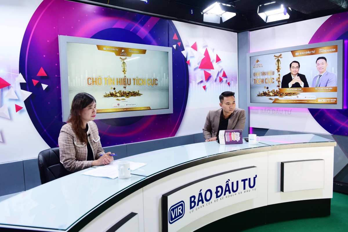 Talkshow Chọn danh mục số 8 kỳ 2 với chủ đề "Chờ tín hiệu tích cực" do báo Đầu tư phát sóng vào 8h30 sáng thứ Sáu ngày 16/12