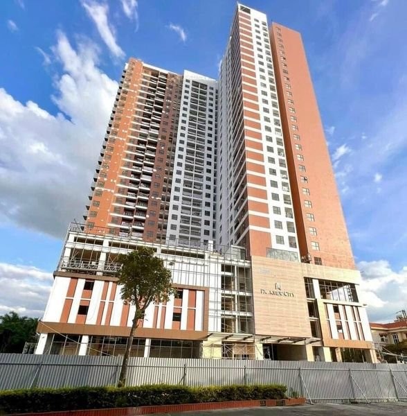 Dự án chung cư Parkview City ở đường Huyền Quang (TP Bắc Ninh) đã hoàn thiện 95% nhưng doanh nghiệp không thể bàn giao để ghi nhận doanh thu năm 2022 vì vướng quy định về phòng cháy chữa cháy.