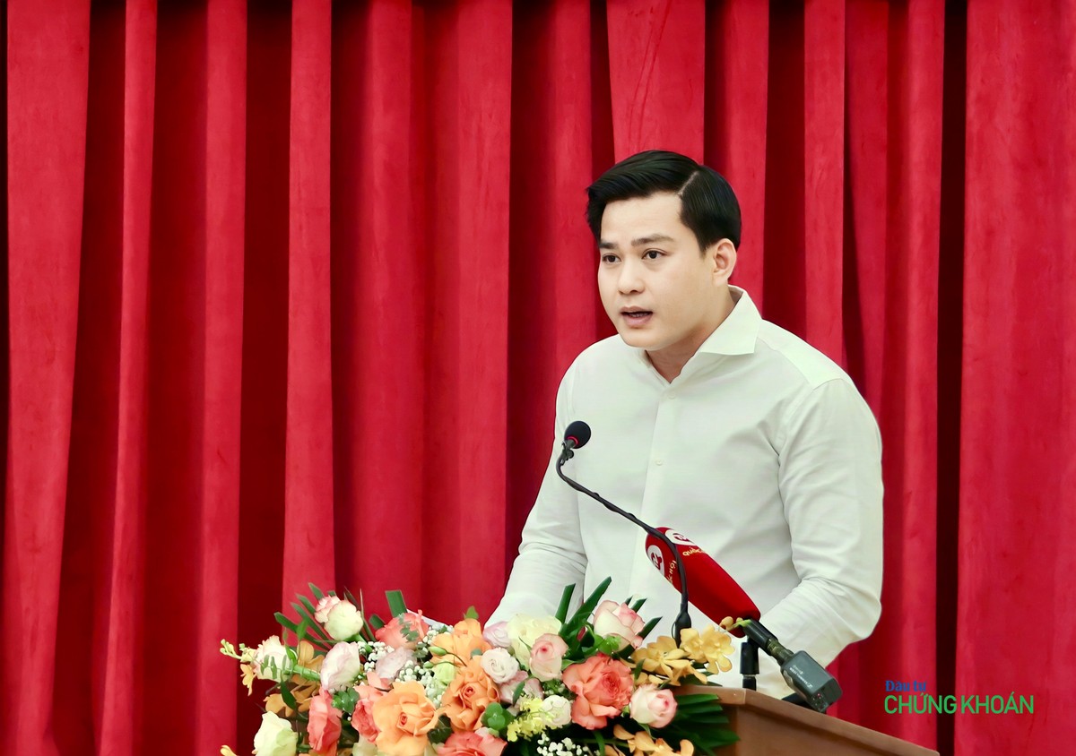 Ông Hoàng Hải, Cục trưởng Cục Quản lý nhà và Thị trường bất động sản (Bộ Xây dựng) phát biểu tại Họp báo Bộ Xây dựng chiều 13/6 (Ảnh: M.Minh)