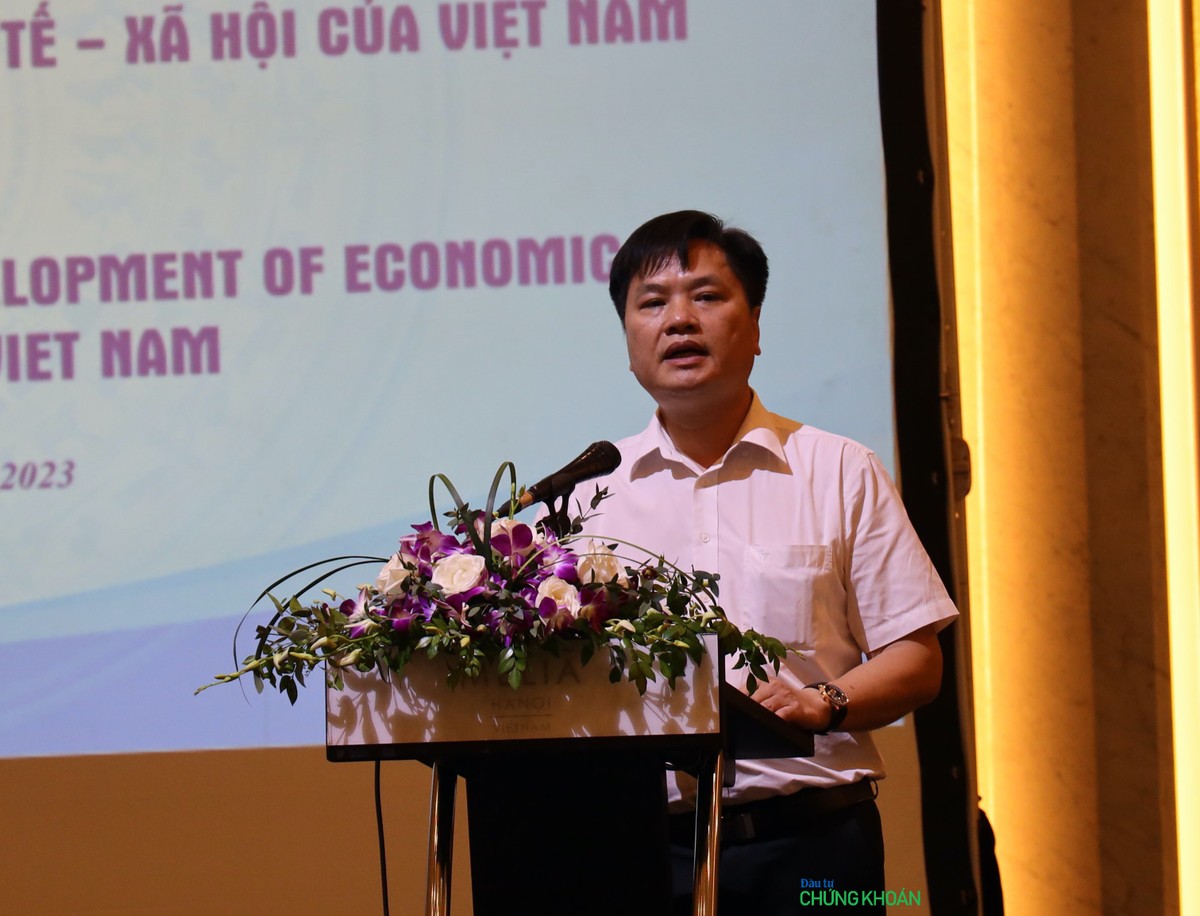 Ông Dương Bá Đức, Vụ trưởng Vụ Đầu tư, Bộ Tài chính phát biểu tại Hội thảo sáng 11/7