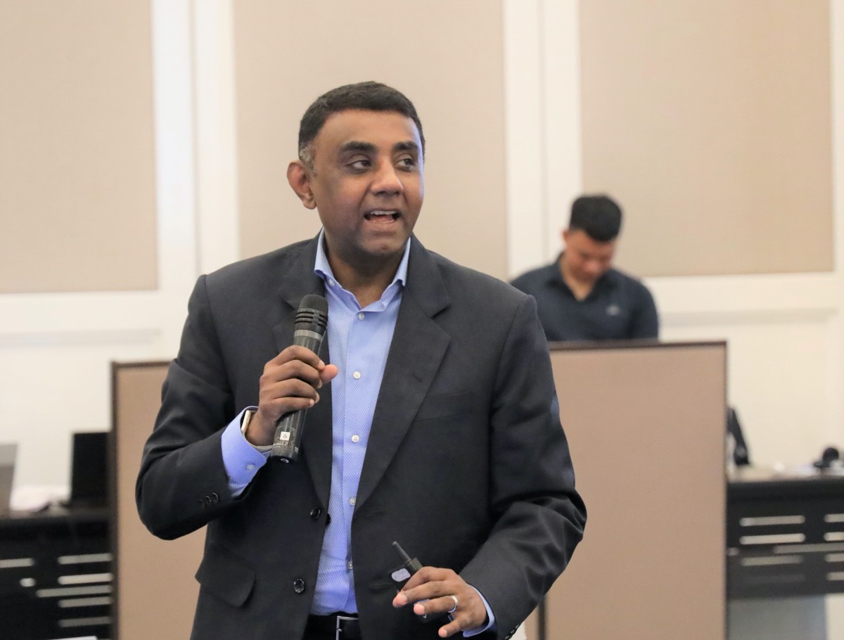 Giáo sư Akash Deep, Đại học Harvard Kennedy School