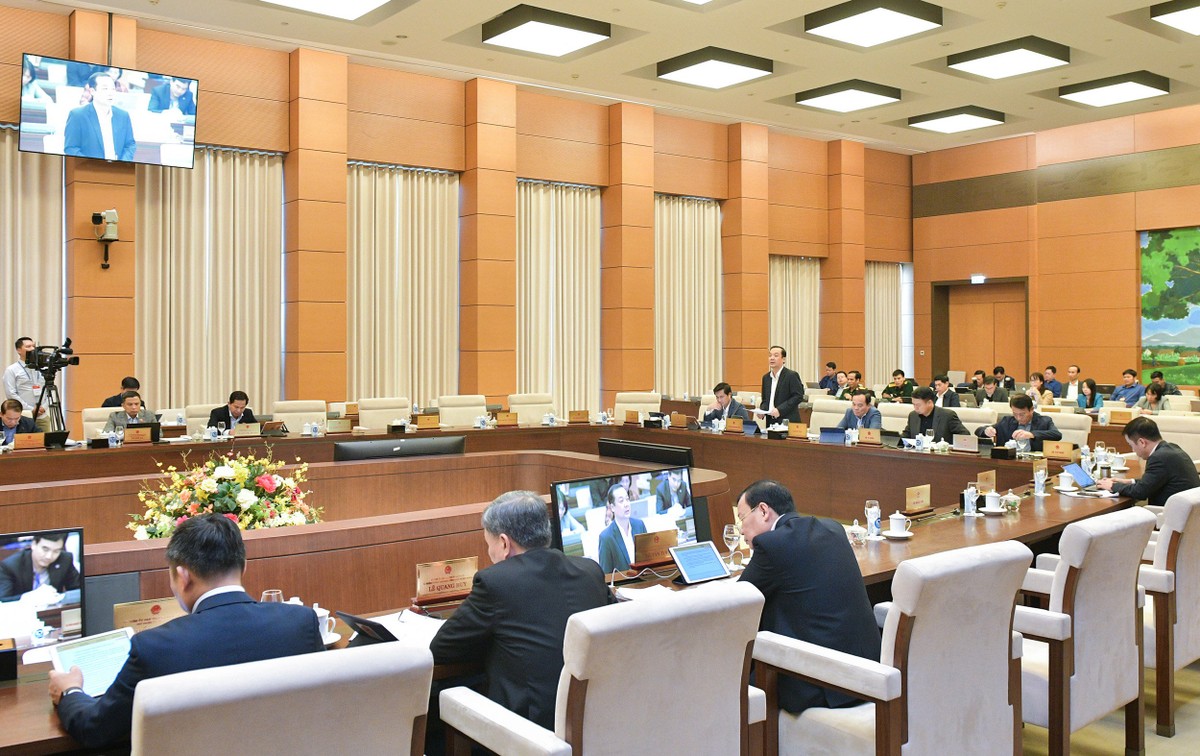 Phiên họp của UBTVQH giữa 2 đợt của Kỳ họp thứ 6, Quốc hội khoá XV khai mạc chiều 14/11 và sẽ kéo dài hết ngày 16/11.