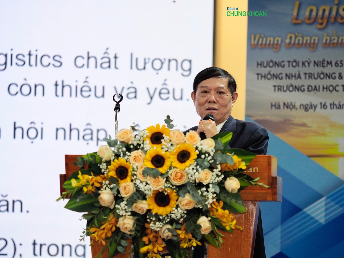 PGS. TS Bùi Tất Thắng trình bày tham luận tại Hội thảo (Ảnh: M.Minh)