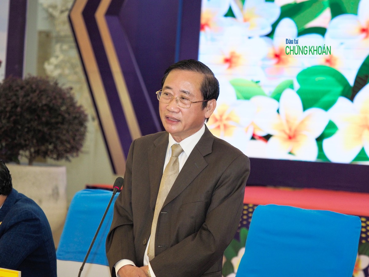 Ông Hồ Đại Nam, Uỷ viên Ban thường vụ tỉnh uỷ, Trưởng Ban Tuyên giáo tỉnh uỷ Quảng Trị phát biểu tại phiên tham vấn sáng 15/3 (Ảnh: M.Minh)