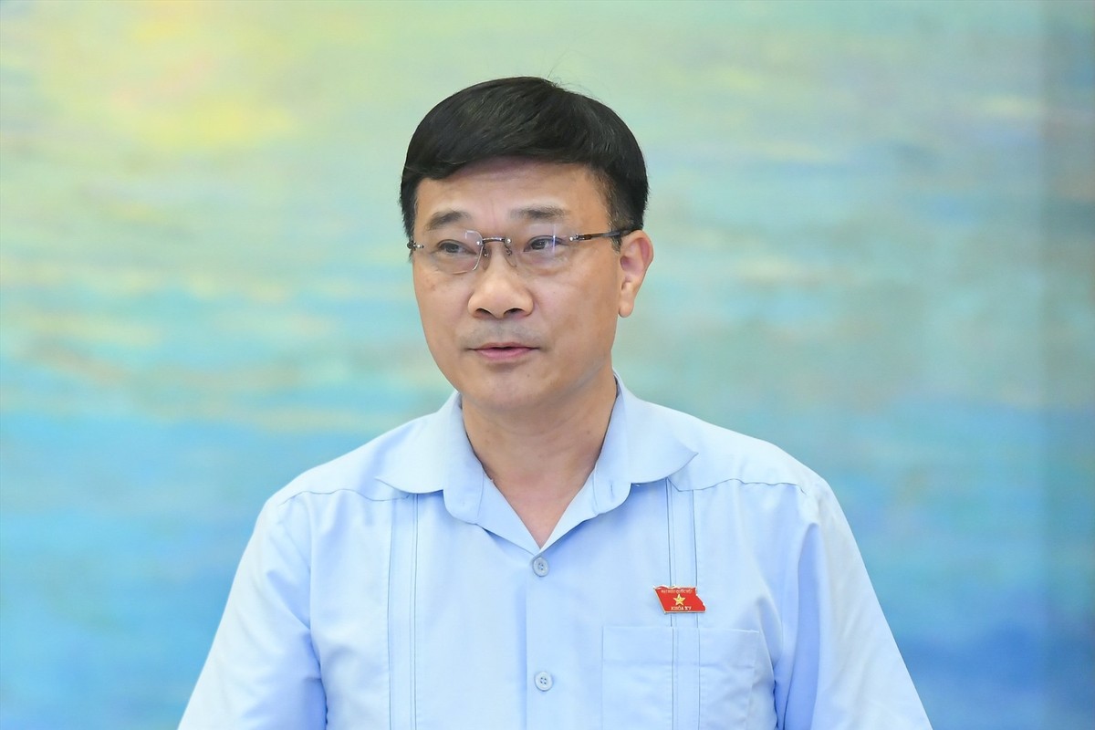 Chủ nhiệm Ủy ban Kinh tế Vũ Hồng Thanh phát biểu tại Phiên họp thứ 33 UBTVQH sáng 13/5
