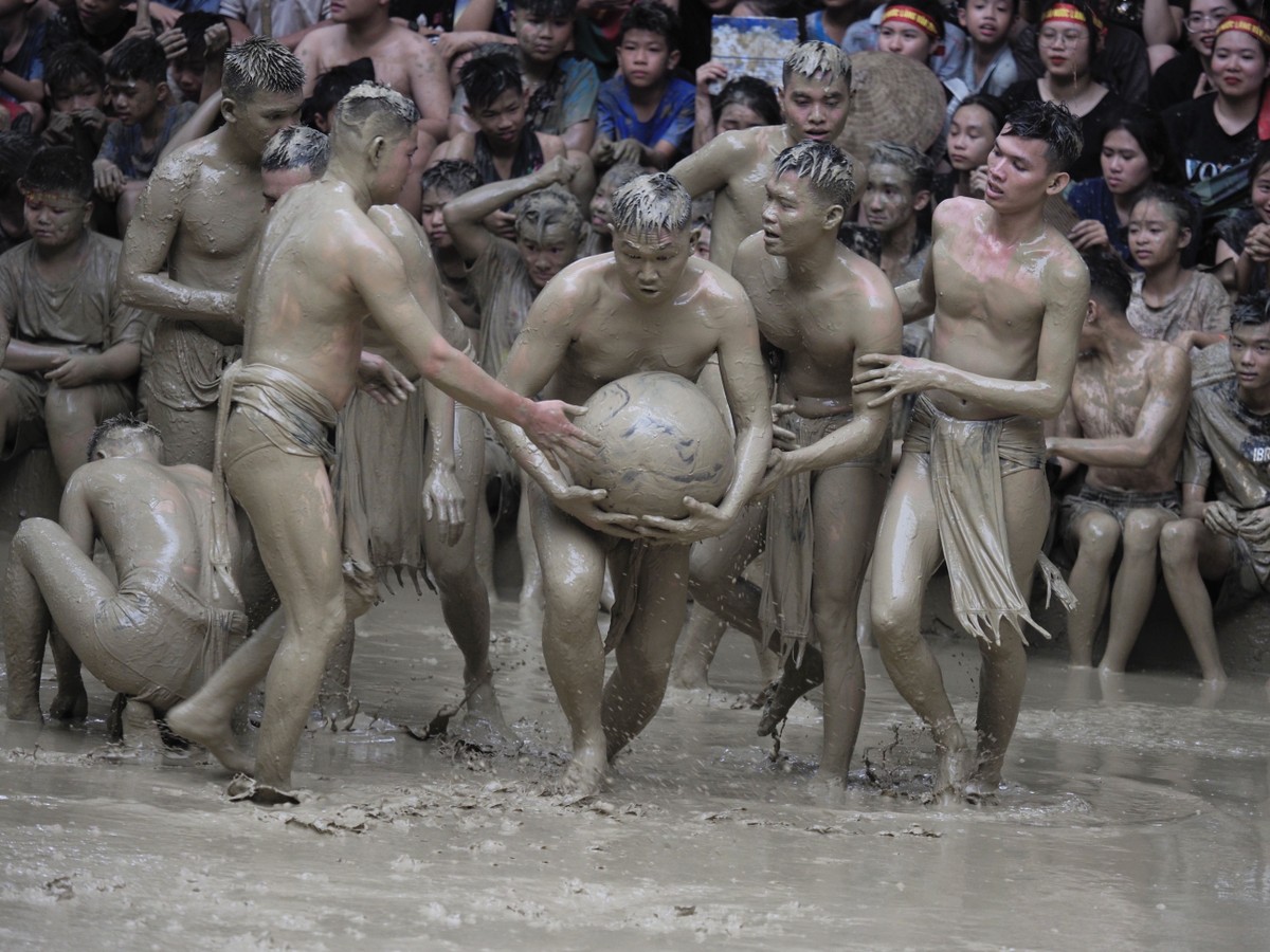 Như các lễ hội dân gian truyền thống khác, lễ hội Vật cầu nước làng Vân mang đậm nét tâm linh của cư dân trồng lúa nước định canh, hội tụ nhiều yếu tố về phồn thực, rèn luyện sức khỏe, thỏa mãn nét văn hóa cổ xưa...