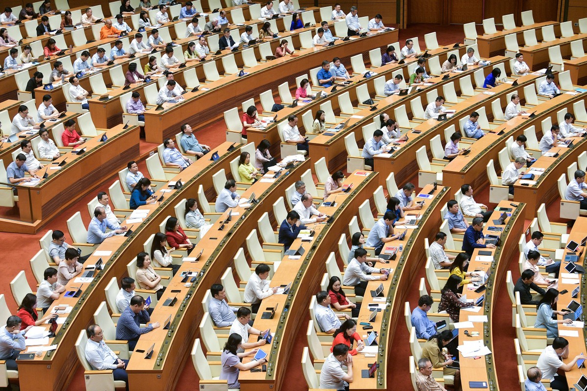 Quốc hội thảo luận tại Hội trường chiều 25/5 về Báo cáo giám sát thực hiện Nghị quyết 43