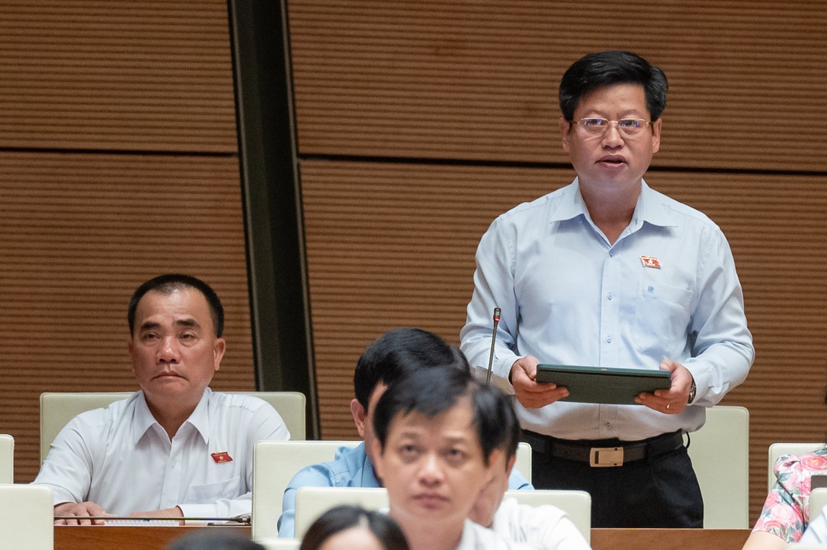 Đại biểu Vũ Tuấn Anh (đoàn ĐBQH tỉnh Phú Thọ)