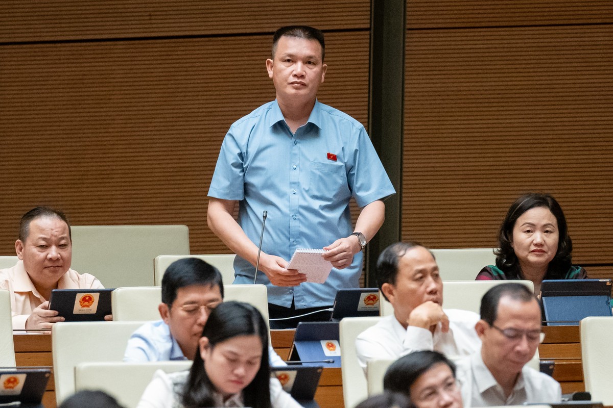 Đại biểu Hoàng Ngọc Định (đoàn Hà Giang)