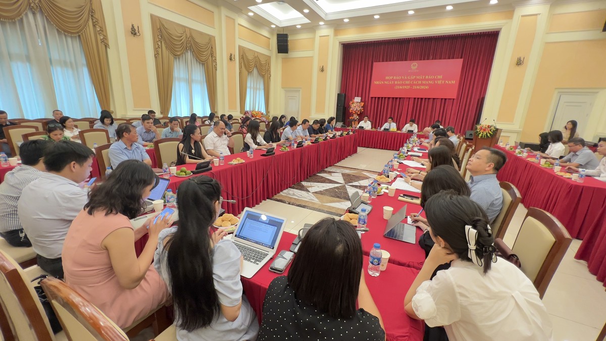 Toàn cảnh buổi họp báo thường kỳ quý II/2024 của Bộ Xây dựng chiều 14/6