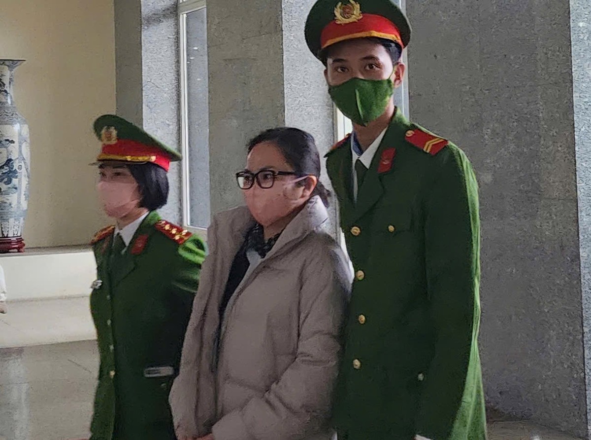 Bà Trịnh Thị Minh Huế, cán bộ Ban Kế toán Tập đoàn FLC, em gái ông Quyết