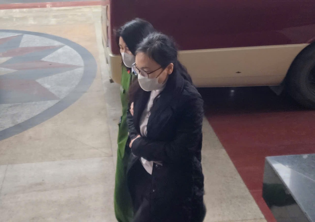 Bà Trịnh Thị Thuý Nga, Phó tổng giám đốc Công ty Chứng khoán BOS, em gái ông Quyết