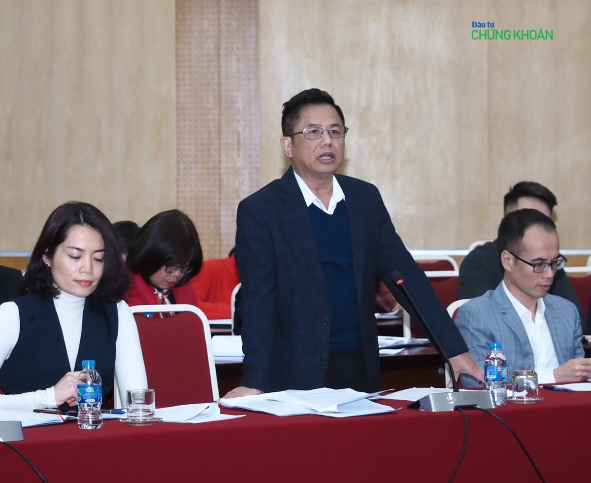 Ông Nguyễn Văn Quang, Phó Vụ trưởng Vụ Tổng hợp pháp chế (KBNN) thông tin tại buổi họp báo chiều 13/1