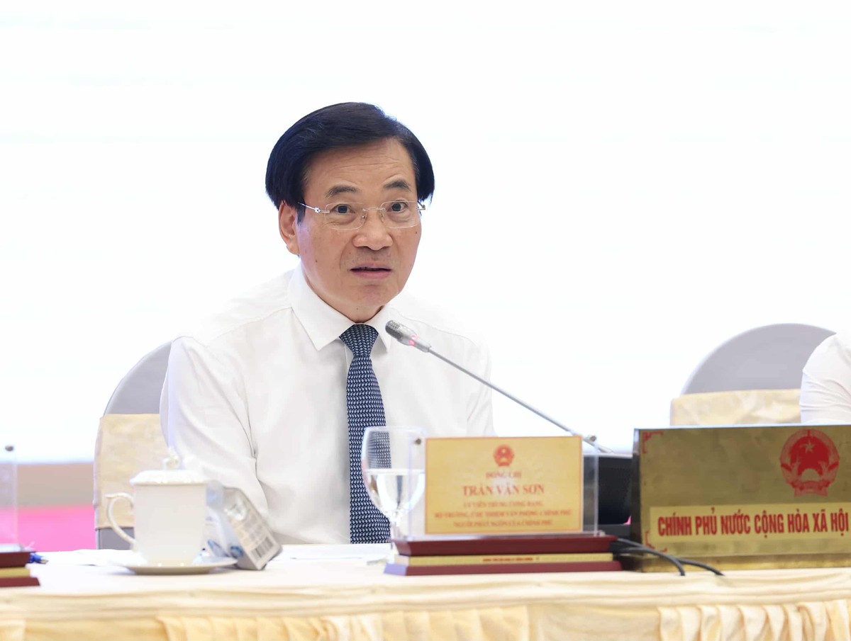 Bộ trưởng, Chủ nhiệm Văn phòng Chính phủ Trần Văn Sơn