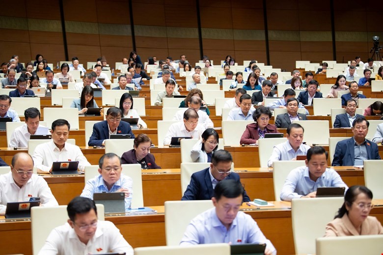 Đại biểu Quốc hội nghe trình bày Tờ trình dự án Luật Phá sản sáng 22/10 (Ảnh: Quốc hội). Đại biểu Quốc hội nghe trình bày Tờ trình dự án Luật Phá sản sáng 22/10 (Ảnh: Quốc hội).