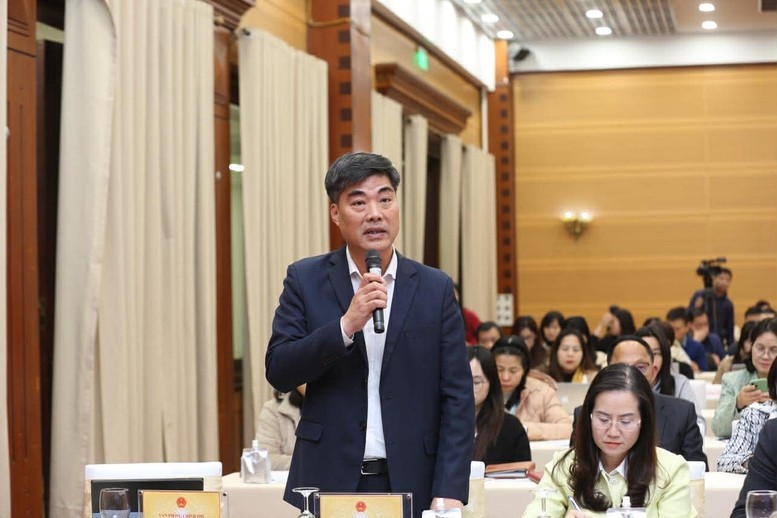 Ông Nguyễn Trí Đức, Chánh Văn phòng, Người phát ngôn Bộ Xây dựng trả lời tại họp báo Chính phủ chiều 8/1