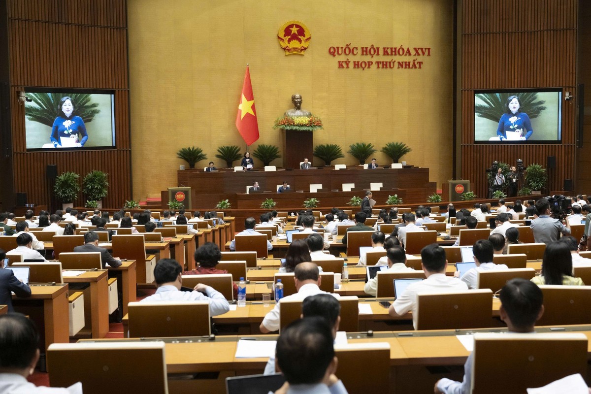 Phó Chủ tịch Quốc hội Nguyễn Thị Hồng điều hành phiên họp chiều 9/4 Phó Chủ tịch Quốc hội Nguyễn Thị Hồng điều hành phiên họp chiều 9/4