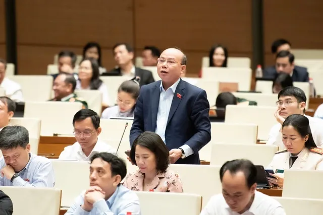 ĐBQH Hoàng Văn Nghĩa (đoàn Quảng Ngãi)