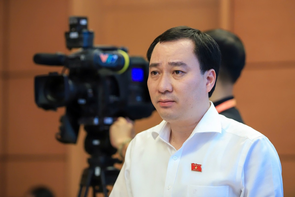 Đại biểu Vũ Văn Tiến (đoàn TP. Hải Phòng) Đại biểu Vũ Văn Tiến (đoàn TP. Hải Phòng)