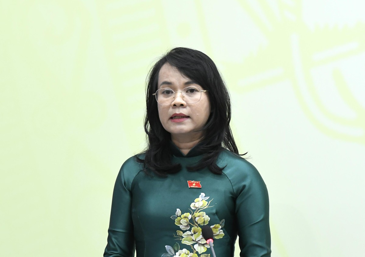 Bà Phạm Thị Hồng Yến - Đại biểu Quốc hội chuyên trách tại Ủy ban Kinh tế - Tài chính của Quốc hội trả lời tại họp báo chiều 24/8.