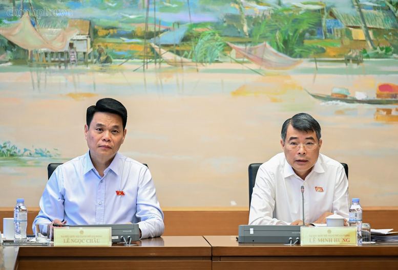 Thủ tướng Lê Minh Hưng tham gia phiên thảo luận tại tổ 3 (gồm đoàn đại biểu TP Hải Phòng, Hà Tĩnh, Lạng Sơn) sáng 19/10 Thủ tướng Lê Minh Hưng tham gia phiên thảo luận tại tổ 3 (gồm đoàn đại biểu TP Hải Phòng, Hà Tĩnh, Lạng Sơn) sáng 19/10
