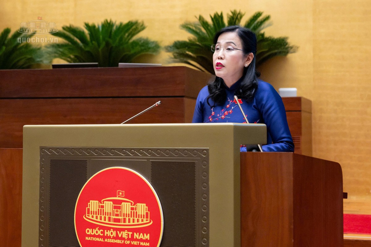 Chủ nhiệm Ủy ban Khoa học, Công nghệ và Môi trường Nguyễn Thanh Hải trình bày báo cáo tóm tắt thẩm tra dự án Luật An toàn thực phẩm (sửa đổi) Chủ nhiệm Ủy ban Khoa học, Công nghệ và Môi trường Nguyễn Thanh Hải trình bày báo cáo tóm tắt thẩm tra dự án Luật An toàn thực phẩm (sửa đổi)