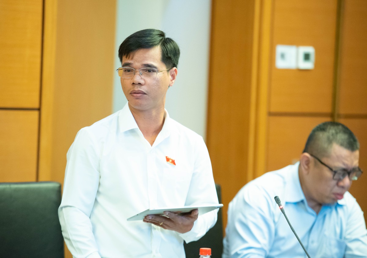 Đại biểu Nguyễn Xuân Nghiêm (đoàn Đà Nẵng) Đại biểu Nguyễn Xuân Nghiêm (đoàn Đà Nẵng)