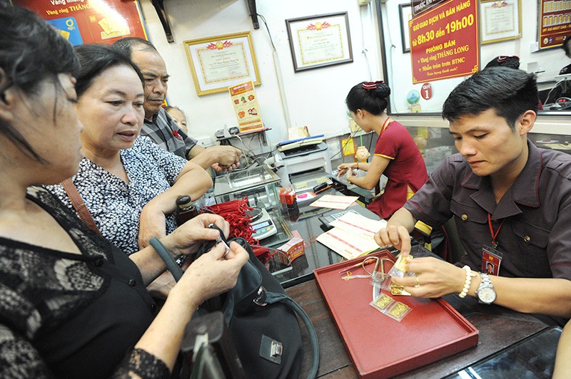 Ai khóc, ai cười trong những ngày sốt giá vàng vừa qua ảnh 2