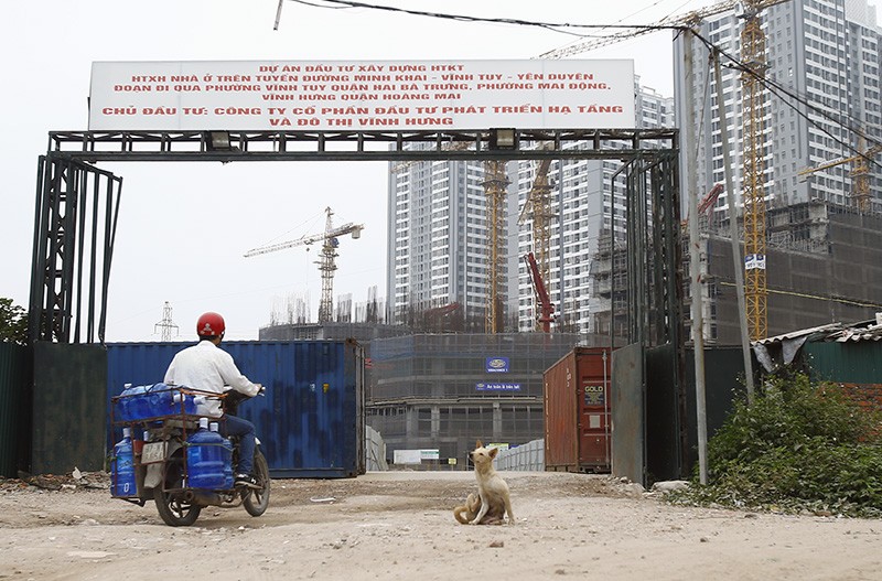 Cảnh ngổn ngang tại công trường dự án Sunshine Garden ảnh 10