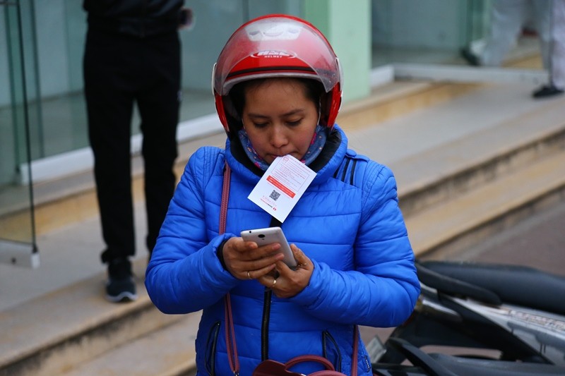 Khó như... công nhân rút tiền Tết  ảnh 11