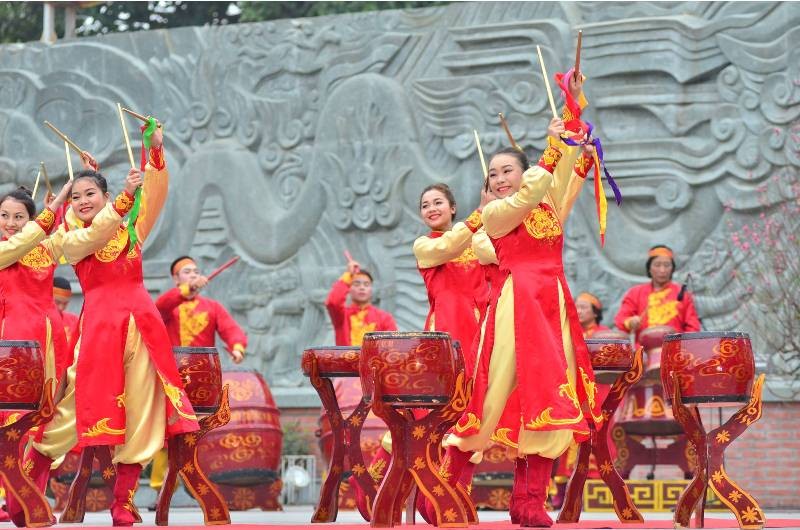 Người dân chen chân xem hội Gò Đống Đa ảnh 6