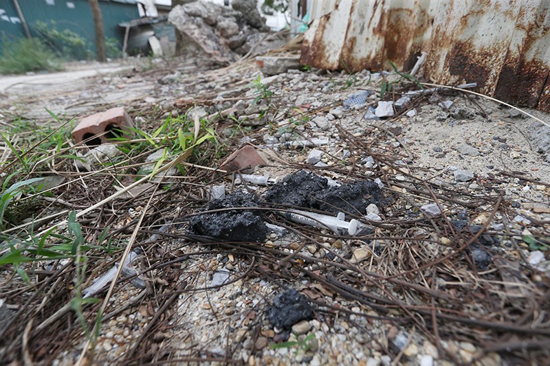 Kim tiêm giăng lối vào khu nhà bỏ hoang Pháp Vân - Tứ Hiệp ảnh 7