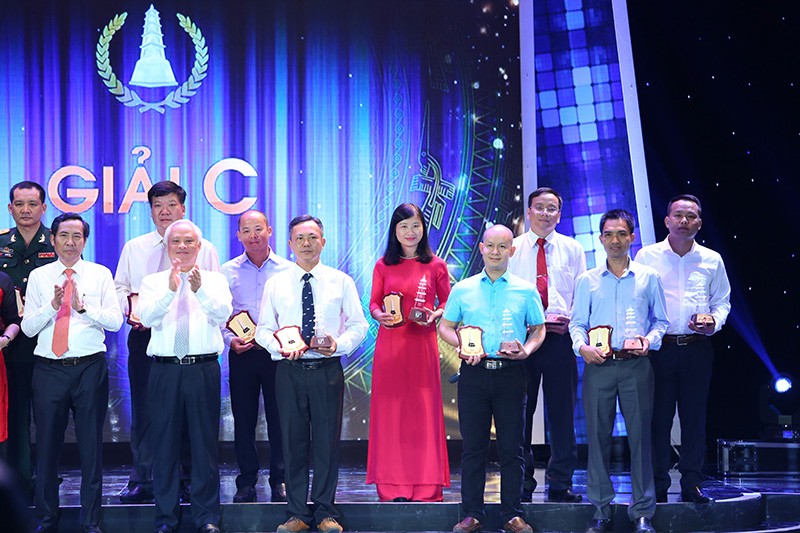 Báo Đầu tư vinh dự nhận 2 giải báo chí quốc gia năm 2016 ảnh 5