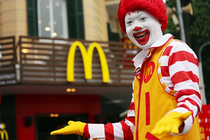 Thưởng thức đồ ăn miễn phí ngày khai trương cửa hàng McDonald's đầu tiên tại Hà Nội ảnh 10