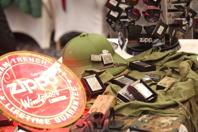 Dân chơi Zippo tập trung tại Hà Nội cùng mân mê bật lửa ảnh 10