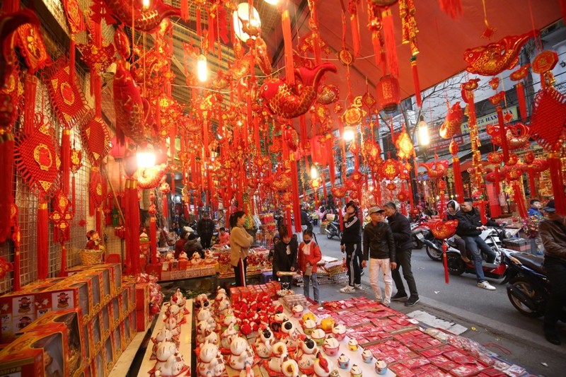 Hình ảnh linh vật năm mới xuất hiện khắp phố Hà Nội ảnh 1