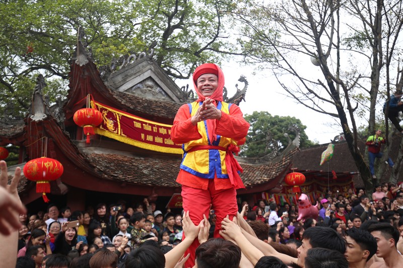 Rước quả pháo khổng lồ tại lễ hội Đồng Kỵ ảnh 10