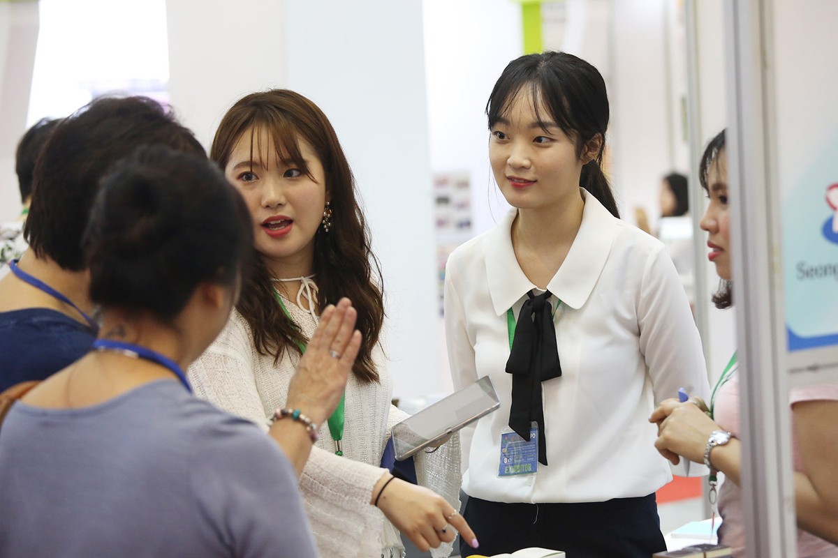 Cận cảnh nhan sắc “cô gái” robot tại Việt Nam Expo 2018 ảnh 11