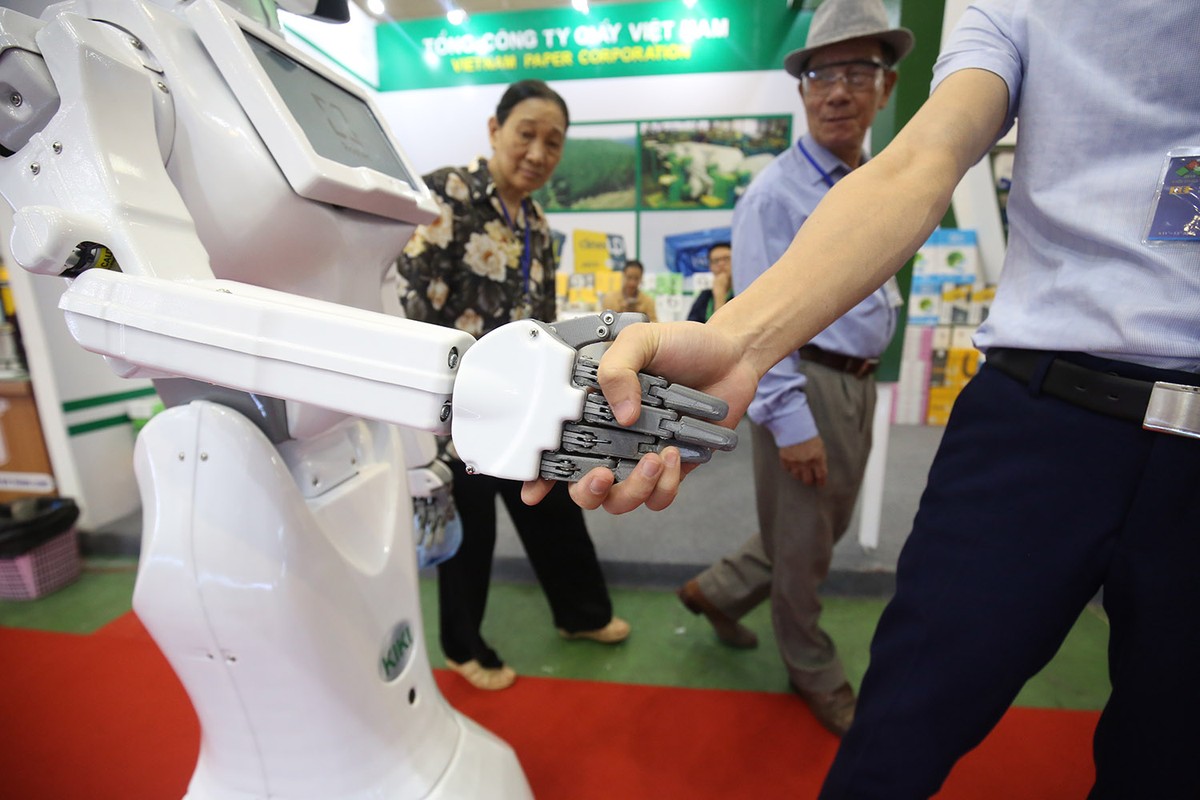 Cận cảnh nhan sắc “cô gái” robot tại Việt Nam Expo 2018 ảnh 6