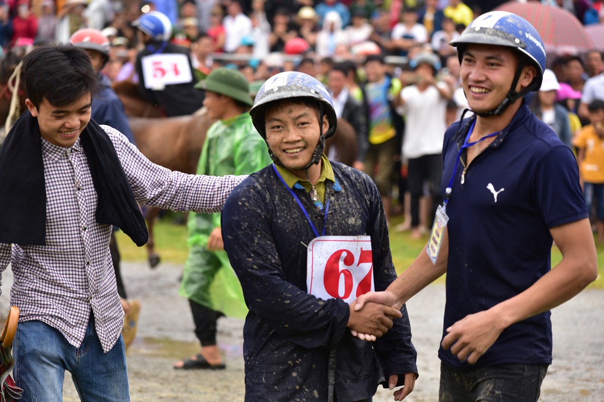 Thủy chiến đua ngựa có một không hai trên cao nguyên Bắc Hà ảnh 10