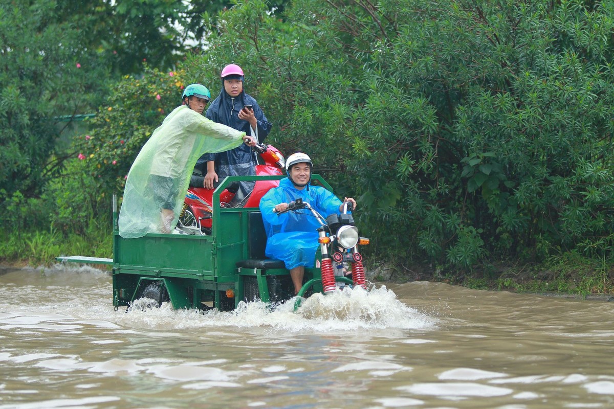 Dân Thiên Đường Bảo Sơn chèo thuyền vào nhà  ảnh 9