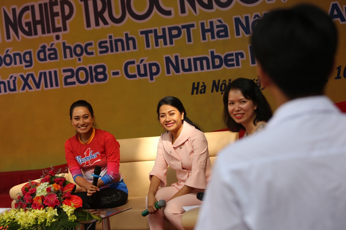 Chị cả nhà Tân Hiệp Phát giao lưu hướng nghiệp với học sinh Hà Nội ảnh 2