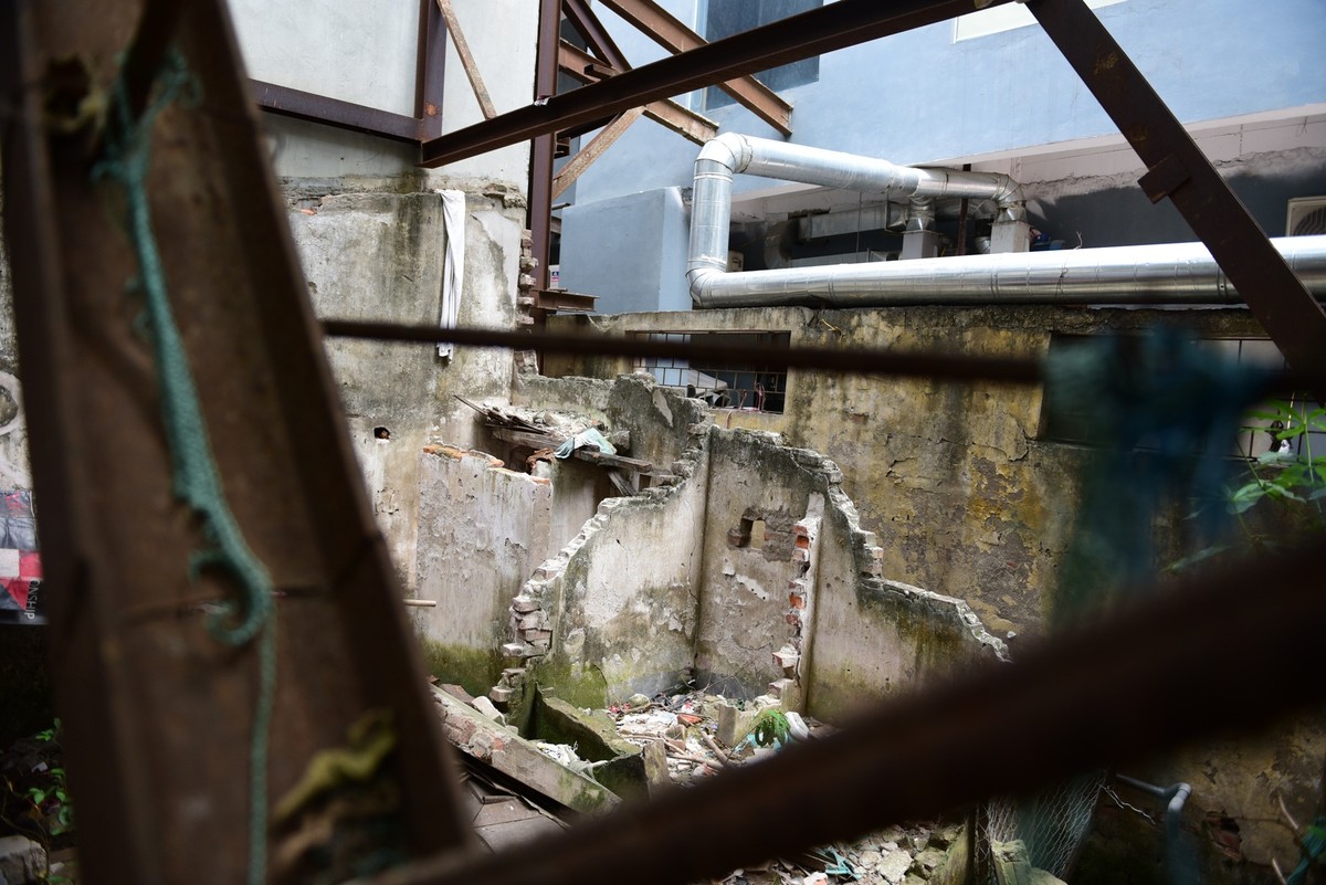 Hà Nội: Người dân sống thấp thỏm trong nhà bọc sắt ảnh 7