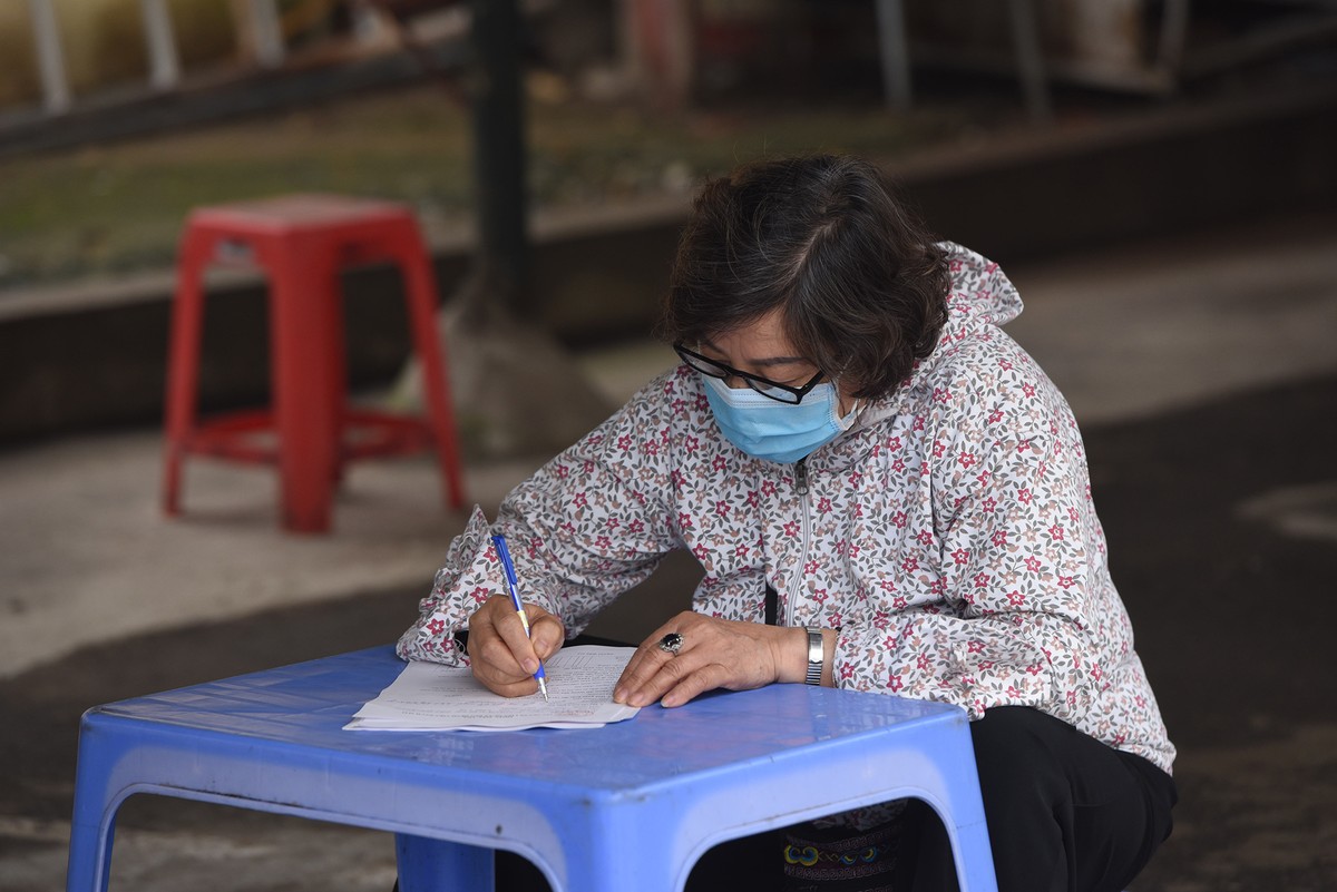 Quy trình test nhanh Covid - 19 trên diện rộng tại Hà Nội ảnh 3