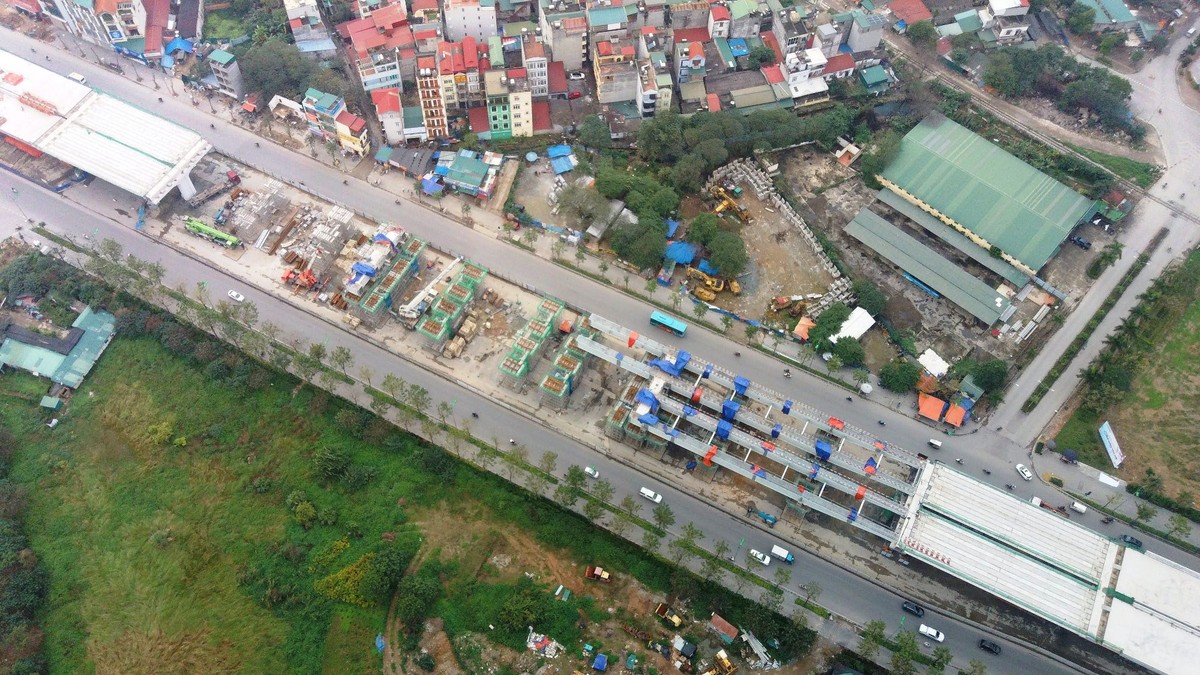 Công nhân tích cực hoàn thiện dự án mở rộng vành đai 3 trên cao  ảnh 8