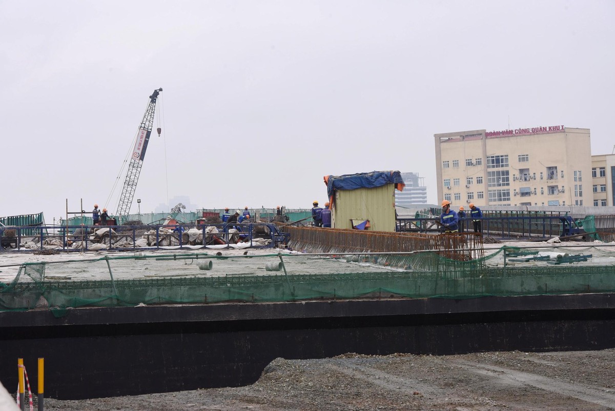 Công nhân tích cực hoàn thiện dự án mở rộng vành đai 3 trên cao  ảnh 4